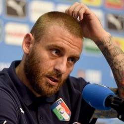 De Rossi Idolakan Roy Keane