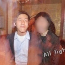 Setelah Foto Mesra, Beredar Juga Foto Baekhyun EXO di Tempat Minum