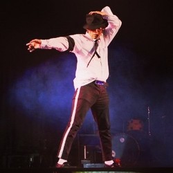 Fadly Jackson Lega Setelah Bisa Lakukan Gaya Anti Gravitasi MJ