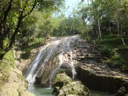 Keren! Yogya Punya Air Terjun yang Bisa Didaki
