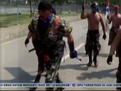 Dukung Netralitas, Anggota TNI Koprol Sepanjang 1 Km