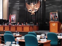 Tak Temani Prabowo Kampanye, Ahok dan Haji Lulung Rapat Paripurna di DPRD