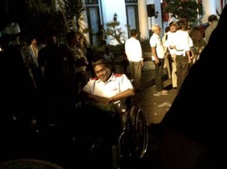 Dari Atas Kursi Roda, Dermawan Penuh Harap Bisa Bertemu Prabowo di Rumah Polonia