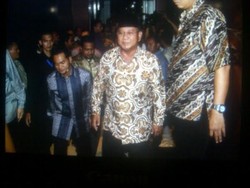 Diuji Pengusaha, Prabowo-Hatta Tak Kenakan Kemeja Garuda Merah