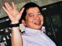 Mantan Menpera Jenguk Rahmat Yasin