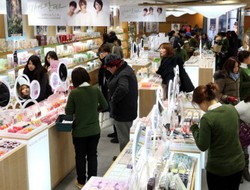 Ini Tempat Favorit Belanja Kosmetik di Seoul, Korea