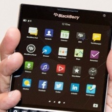 BlackBerry Passport, Ponsel Aneh bin Ajaib