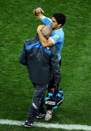 Gol-gol Suarez untuk Keluarga dan Dokter Tim Uruguay