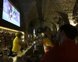 Rangkul Piala Dunia, Perusahaan Ini Pindahkan Kantornya ke Bar