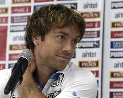 Lugano: Italia Sempurna untuk Uruguay