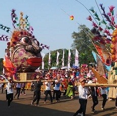 Ribuan Topeng Nusantara Meriahkan Jakarnaval