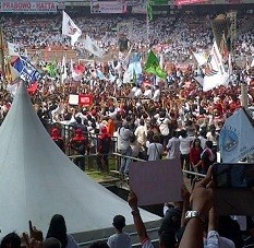 Bicara di GBK, Anis dan Marzuki Minta Pendukung Menangkan Prabowo-Hatta