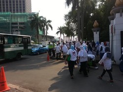 Kampanye Akbar Prabowo di GBK Usai, Massa Padati Jalan Asia Afrika
