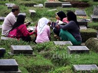 Berziarah Menyambut Bulan Ramadhan