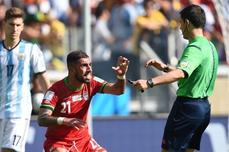 Ada Dua Orang yang Menentukan Hasil: Messi dan Wasit