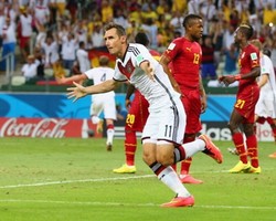 Klose pun Sejajar dengan Ronaldo