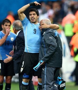 Tunda Terapi Kanker Demi Kesembuhan Suarez