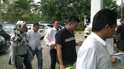 Berkerudung Loreng, Pembunuh Ade Sara Tiba di Kejari Jakpus