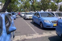 Protes Taksi Gelap, Sopir Taksi Bandara Kualanamu Demo Kantor Gubernur Sumut