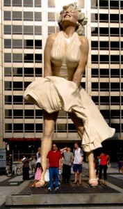 Kasihan! Patung Marilyn Monroe Dibuang ke China