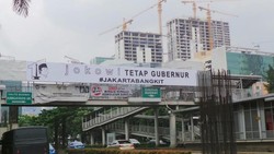 Jakarta Semakin Digempur Spanduk Jokowi Tetap Gubernur