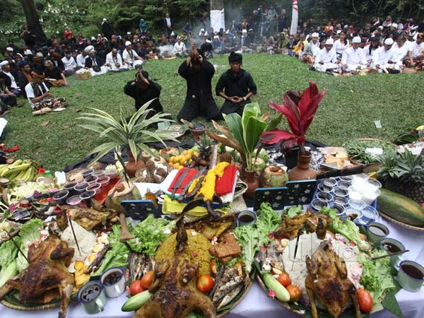 Ritual Ngertakeun Bumi Lamba