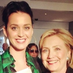 Katy Perry Tawarkan Diri Tulis Lagu Kampanye untuk Hillary Clinton