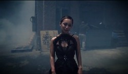 Penyanyi Ayumi Hamasaki Pakai Gaun Tex Saverio di Video Klip Terbaru