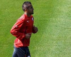 Bidik Juara Grup, Chile Siap Ambil Risiko dengan Mainkan Vidal