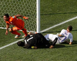 Atasi Chile 2-0, Belanda Lolos sebagai Juara Grup