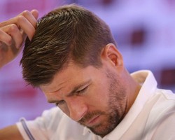 Gerrard Butuh Waktu untuk Pikirkan Soal Pensiun dari Timnas