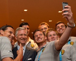 Pesta Kecil dan Selfie Bareng Raja Iringi Kelolosan Belgia