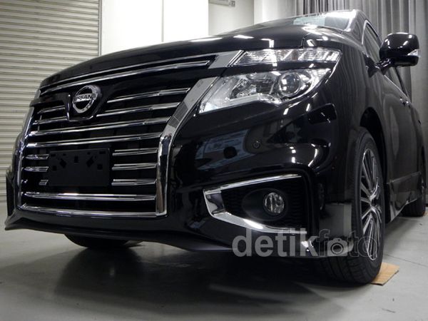 Nissan Elgrand Ciamik dengan Autech