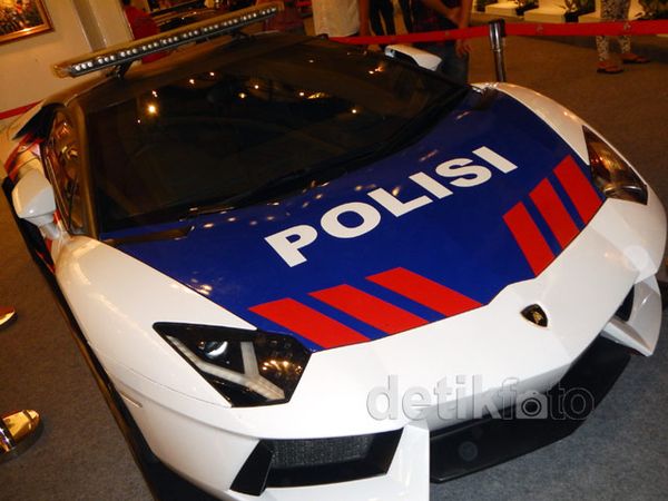 Lamborghini Jadi Mobil Patroli