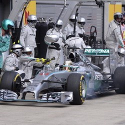 Kehilangan Waktu Saat Pitstop Buat Hamilton Frustrasi
