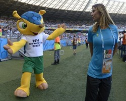 Fuleco si Maskot Piala Dunia Kedapatan Berjoget Sensual