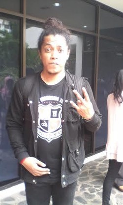 Ini Pengalaman Komedian Arie Kriting Mengajar di Pelosok