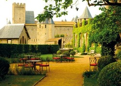 8 Hotel Kastil Paling Cantik di Eropa (1)