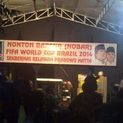 Warga Nobar Prabowo Subianto: Sang Patriot di Pasar Induk Kramatjati