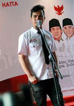 Ahmad Dhani Puji Prabowo Lebih merakyat dan Jujur