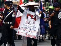 Jalan Kaki dari Wonosobo ke Jakarta Demi Jokowi