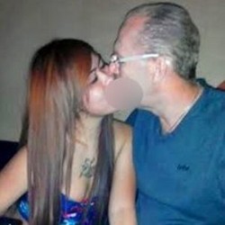 Foto Bercumbu Pacar Bule Yunita Beredar, Ayu Ting Ting Dihadiahi Cincin oleh Husein