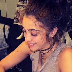 Lourdes, Putri Madonna yang Telah Berwirausaha di Usia Belia