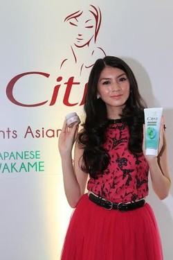 Rahasia Donita Miliki Kulit Putih dan Sehat