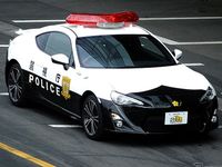 Mobil Polisi dari Mobil Mainan