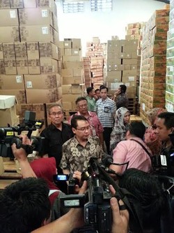 Jelang Ramadan, BPOM Razia Gudang Makanan di Kali Angke