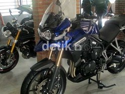 Mengendarai Moge Triumph Tak Perlu Jam Terbang Tinggi