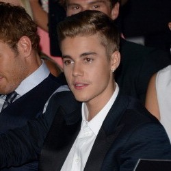 Dug! Mobil Mewah Justin Bieber Ditabrak BMW