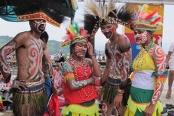 Kemeriahan Festival Danau Sentani