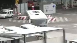 Skuad Spanyol Pulang Lewat Pintu Belakang